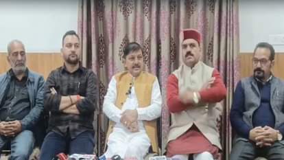 भाजपा नेता राजेंद्र राणा, विधायक इंद्र दत्त लखनपाल, विधायक आशीष शर्मा