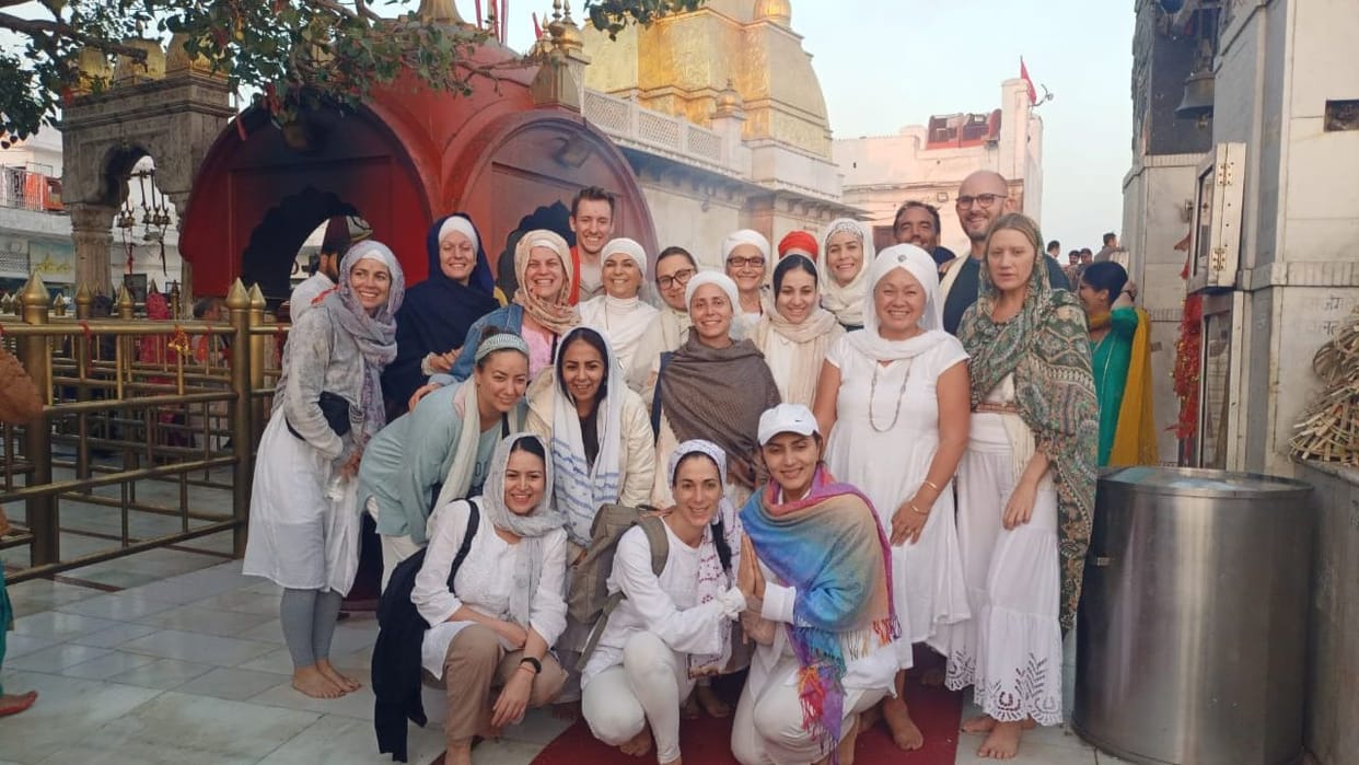 Devotees from abroad reached Sri Naina Devi offered sacrifices in the ancient Havan Kund