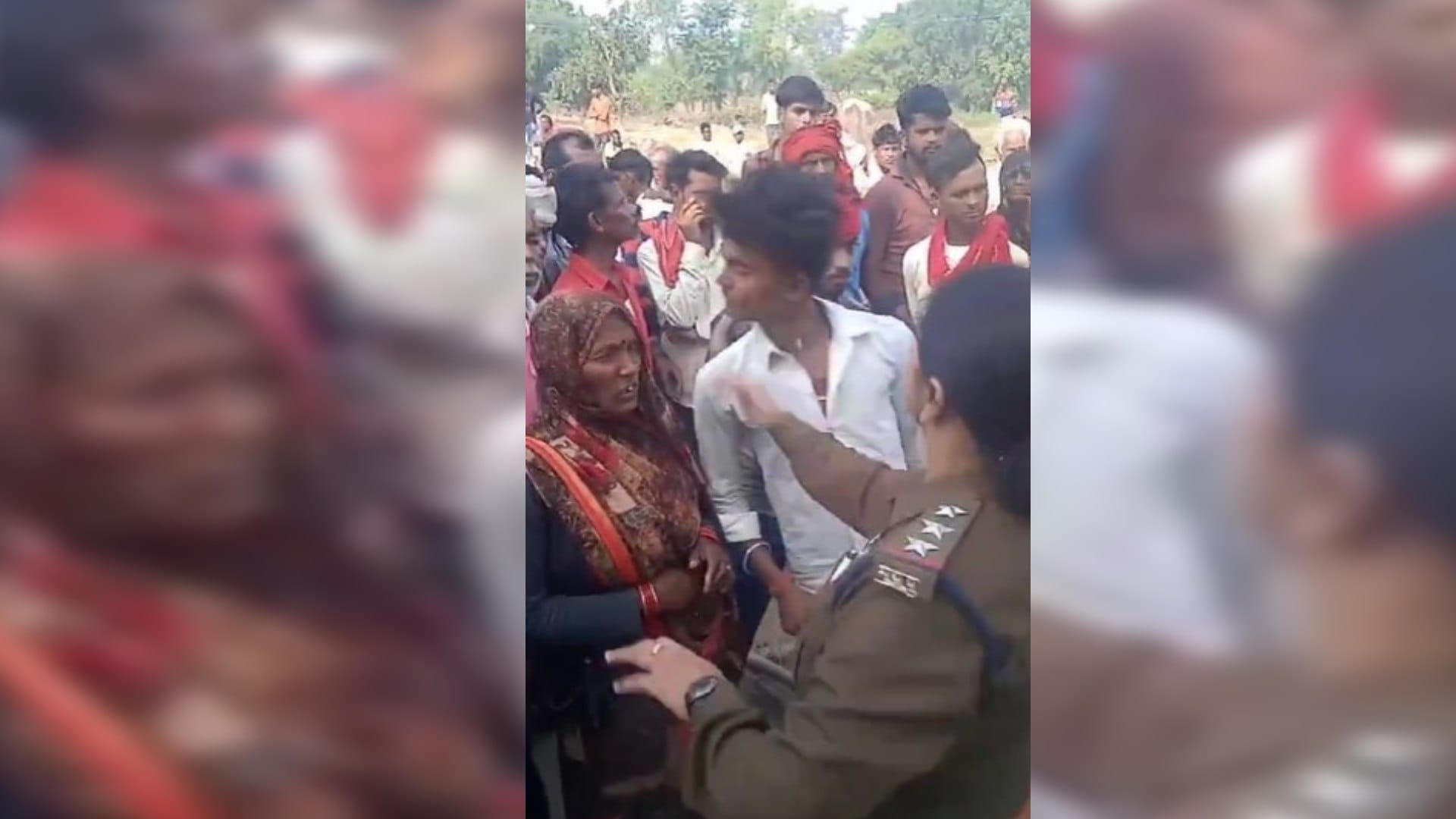 युवक को थप्पड़ जड़ती थाना प्रभारी