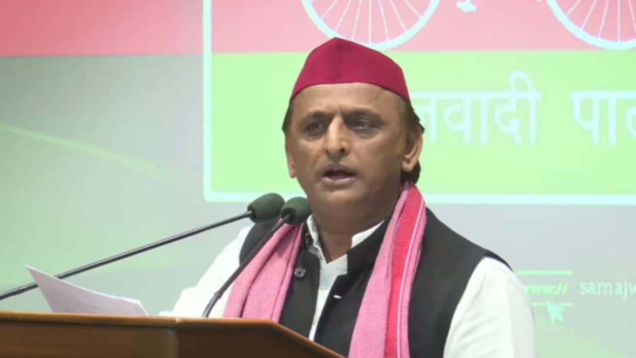 UP: SP's big decision before Panchayat elections, Akhilesh relieved all district and assembly in-charges from
