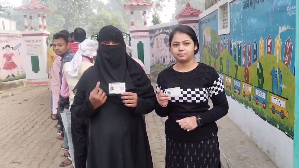 Ambedkarnagar: Voting begins in Katehari, four lakh voters will choose their MLA, votes are being cast at 425