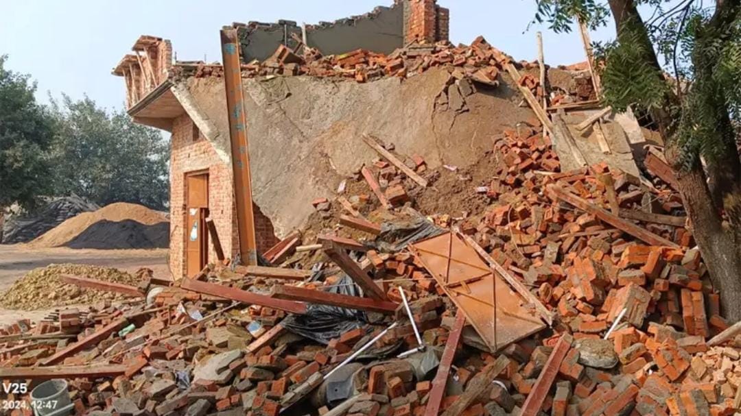 Accident in Baghpat: Accident due to collapse of lintel along with wall of house, one died, six injure