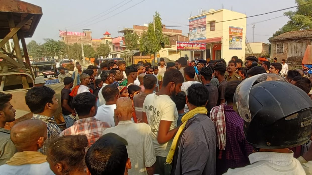 Bihar News: Woman died after being hit by speeding bus in Sitamarhi, daughter seriously injured