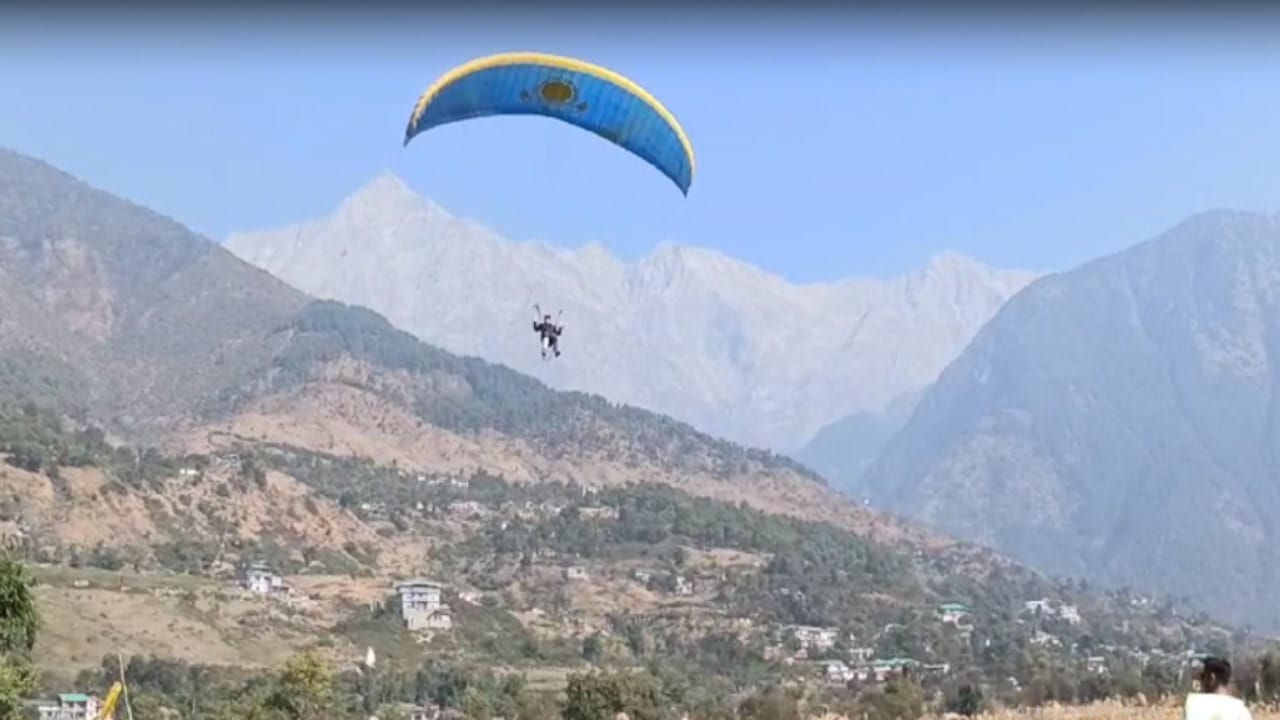 Himachal captured the Dhauladhar Paragliding Accuracy Cup, Akshay Kumar and Tarannum Thakur secured the first