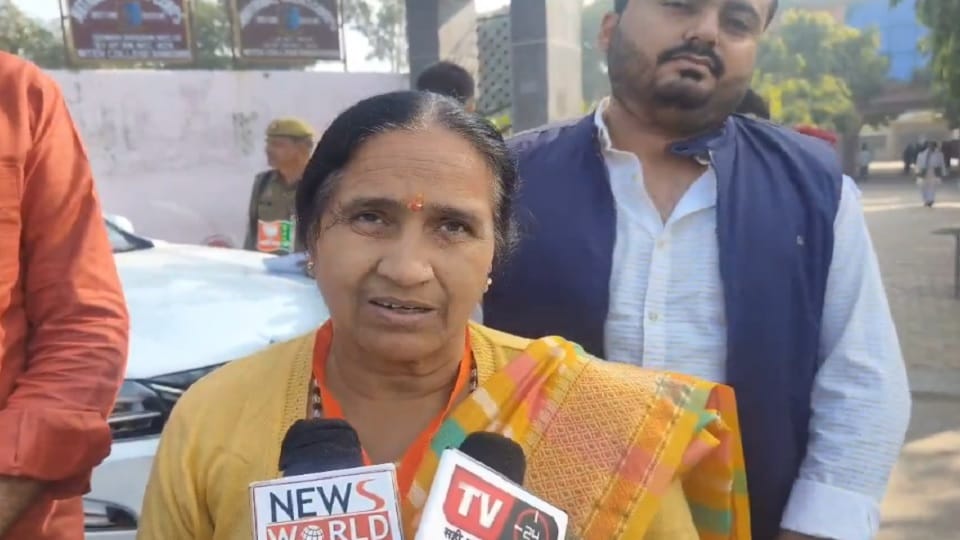 Meerapur by-election: Contest between Mithlesh and Sumbul appears limited
