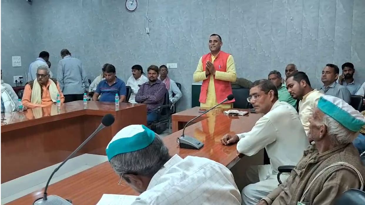 Farmers' Day was organized in the Vikas Bhavan auditorium farmers raised the issue of electricity supply and