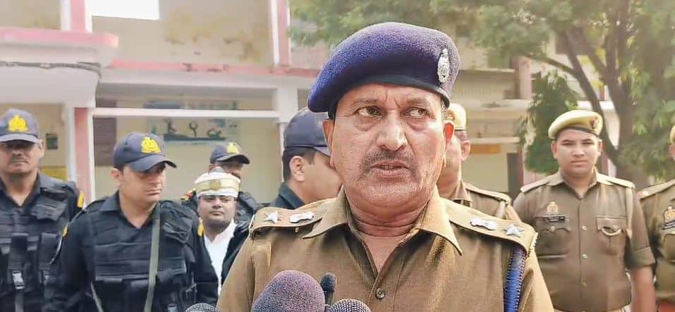 Dead body of a girl found in a sack during voting in Karhal sensation spread due to murder