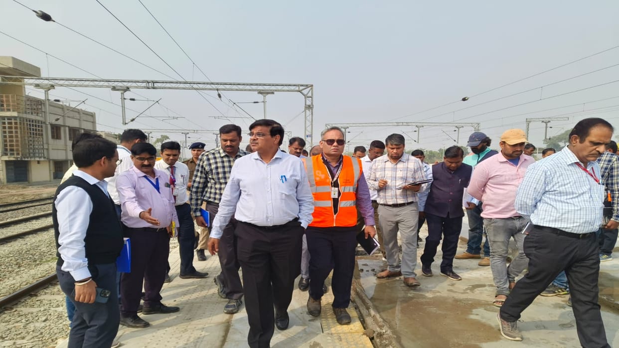 GM of Northern Railway did a surprise inspection of Janghai Junction, expressed displeasure