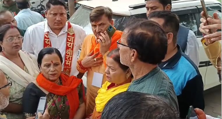 Sisamau ByElection People were stopped from voting in Dayanand College Suresh Awasthi spoke to the officials