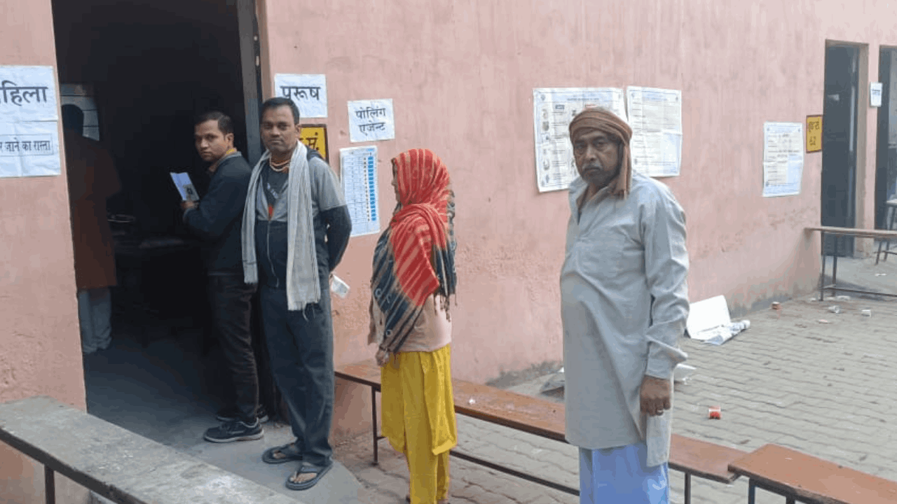 voters arrived to vote in Ghaziabad by-election today update see photos