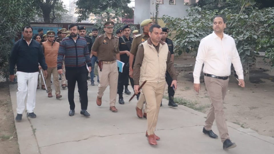 Kundarki By Election: Head constable suspended as soon as video went viral, eight removed from duty