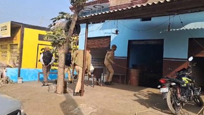 Meerapur Kakrauli Bawal: SSP clarifies on Pistol Video, Akhilesh says-he is lying while sitting with DM