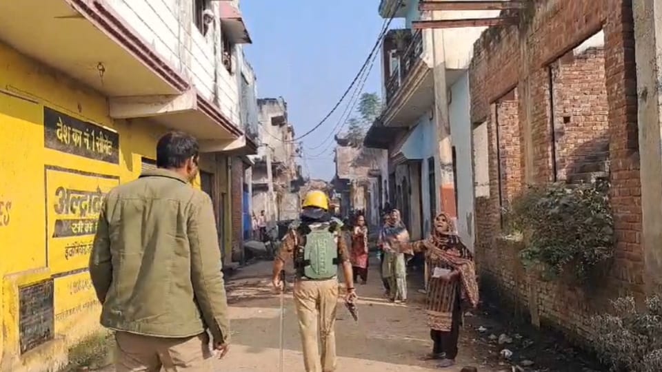 UP Meerapur By election Violence erupts stone pelting on police in kakrauli
