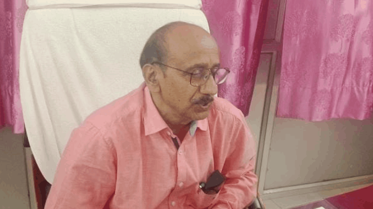 प्रभारी प्राचार्य डॉ बीएस चौहान