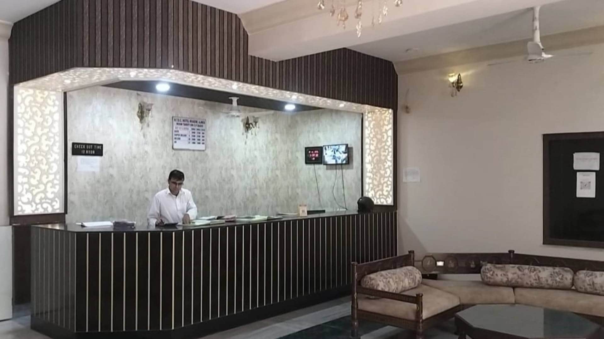 Khadim Tourist Bungalow has now become Ajaymeru this hotel of Ajmer is 45 years old