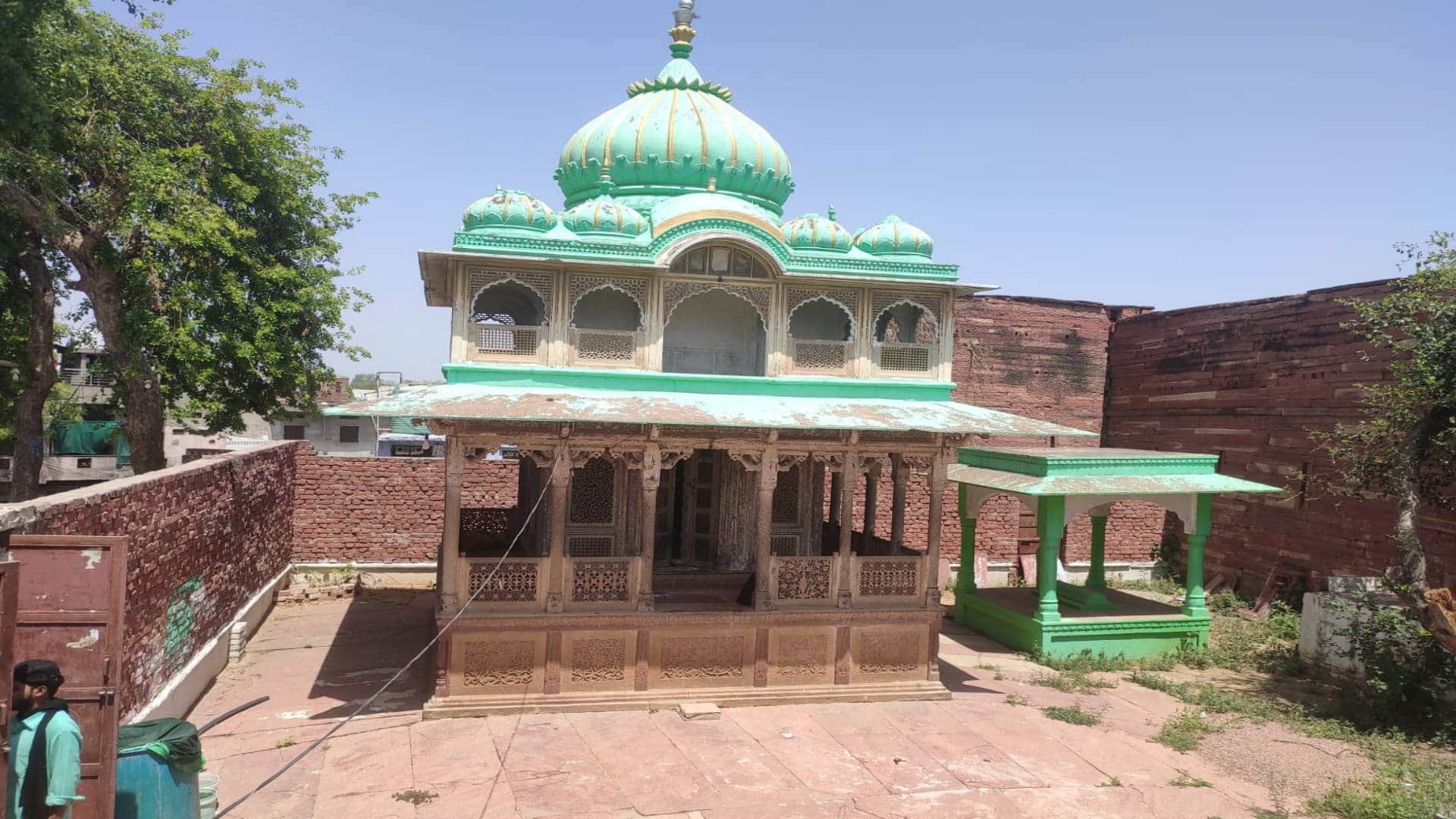 Karauli Kabir Shah Dargah This dargah of Kabir Shah is unique its history is also very interesting