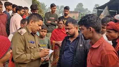 Bihar News: फास्ट फूड की दुकान में लगी आग, लाखों की क्षति; दमकल टीम की देरी पर लोगों ने जताई नाराजगी Samastipur: Fire breaks out in fast food shop, loss worth lakhs; people angery over delay of fire brigade team