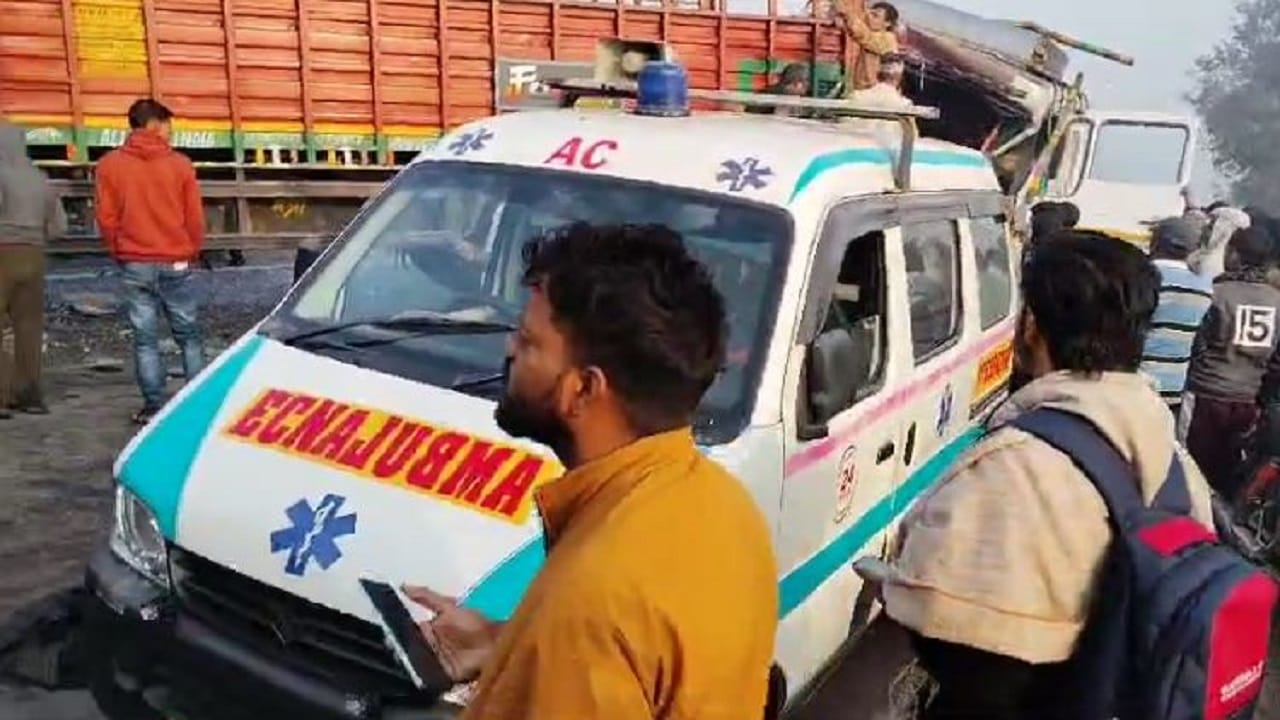 massive accident on the highway due to fog in Bareilly