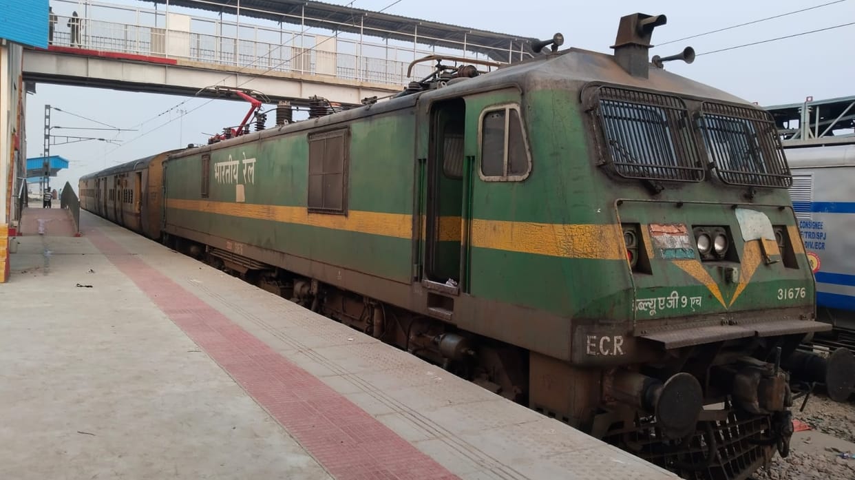 Bihar: Anand Vihar-Darbhanga Express derailed in Champaran; Harinagar, Bagaha, Vacuum Break; passengers safe