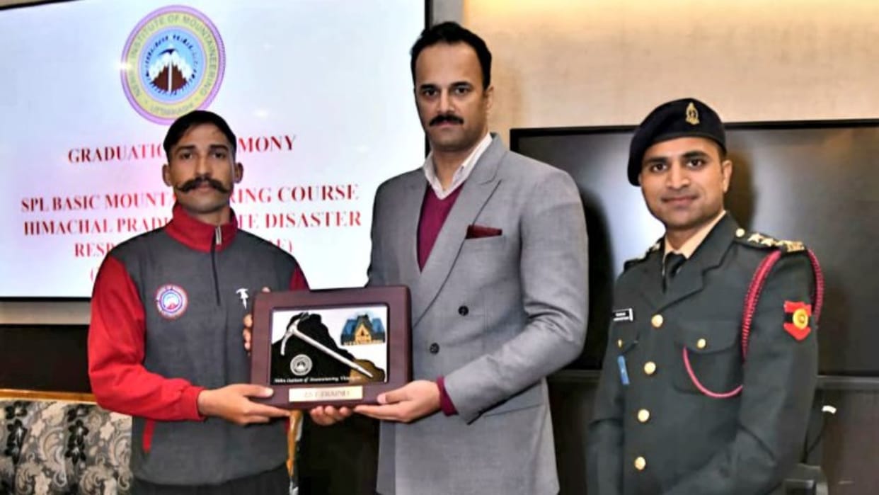 Himachal News SDRF constable Shashi Pal selected as best trainee