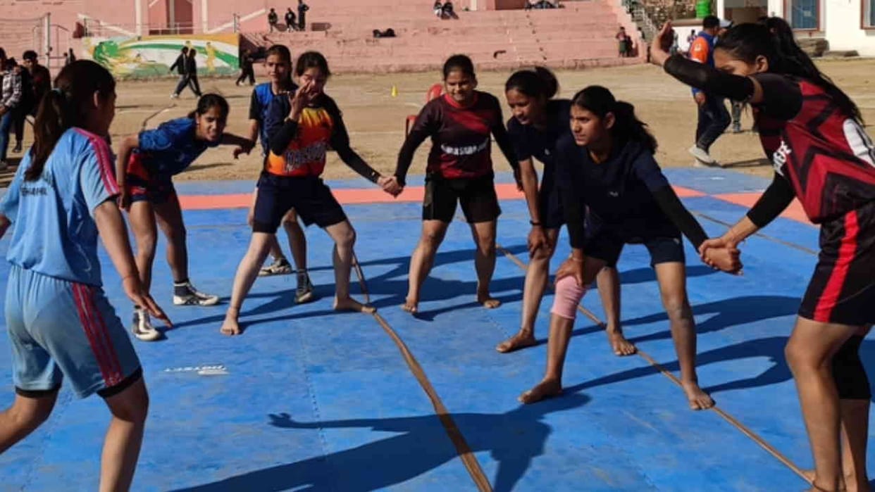 Uttarakhand Sports District level sports Maha Kumbh in Tehri Kabaddi matches for girls under-20, 17 14 held