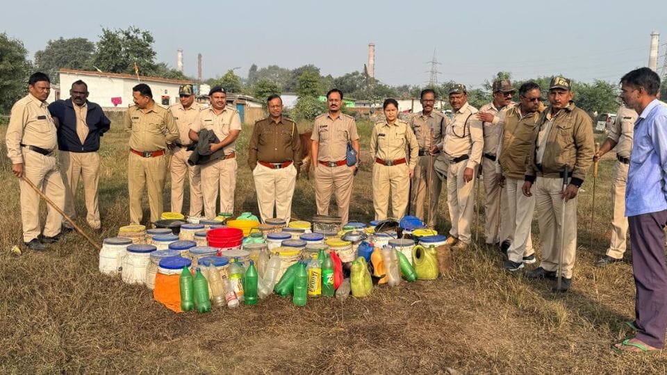 Excise department seized 140 liters of raw liquor in Korba