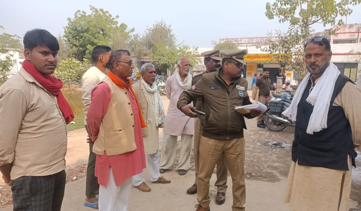 Hamirpur Accident unknown vehicle hit  bike brother in law and sister in law died bodies sent for postmortem