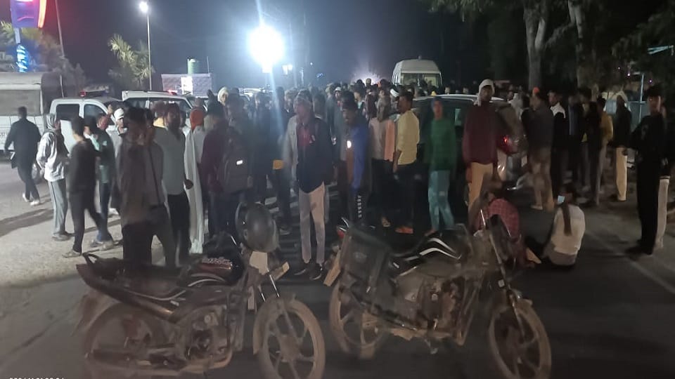 canter hit a tempo carrying women returning from a mehndi ceremony in bulandshar three died four injured