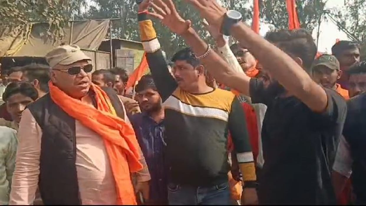 Hindu organization protests against no action taken after meat was caught