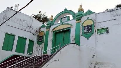 Sambhal Jama Masjid Case News Temple Built During Prithviraj Rule History Details in Hindi