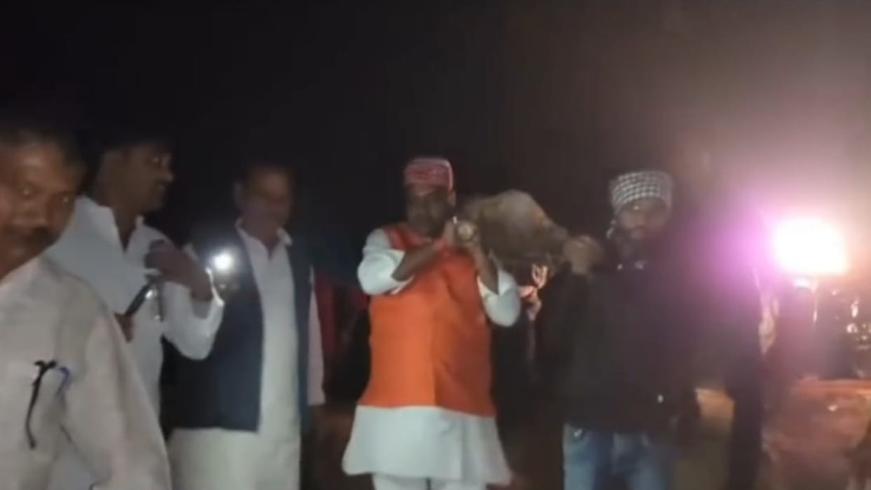 Dhanghata MLA played the role of the destitute son of the area, cremated after his death