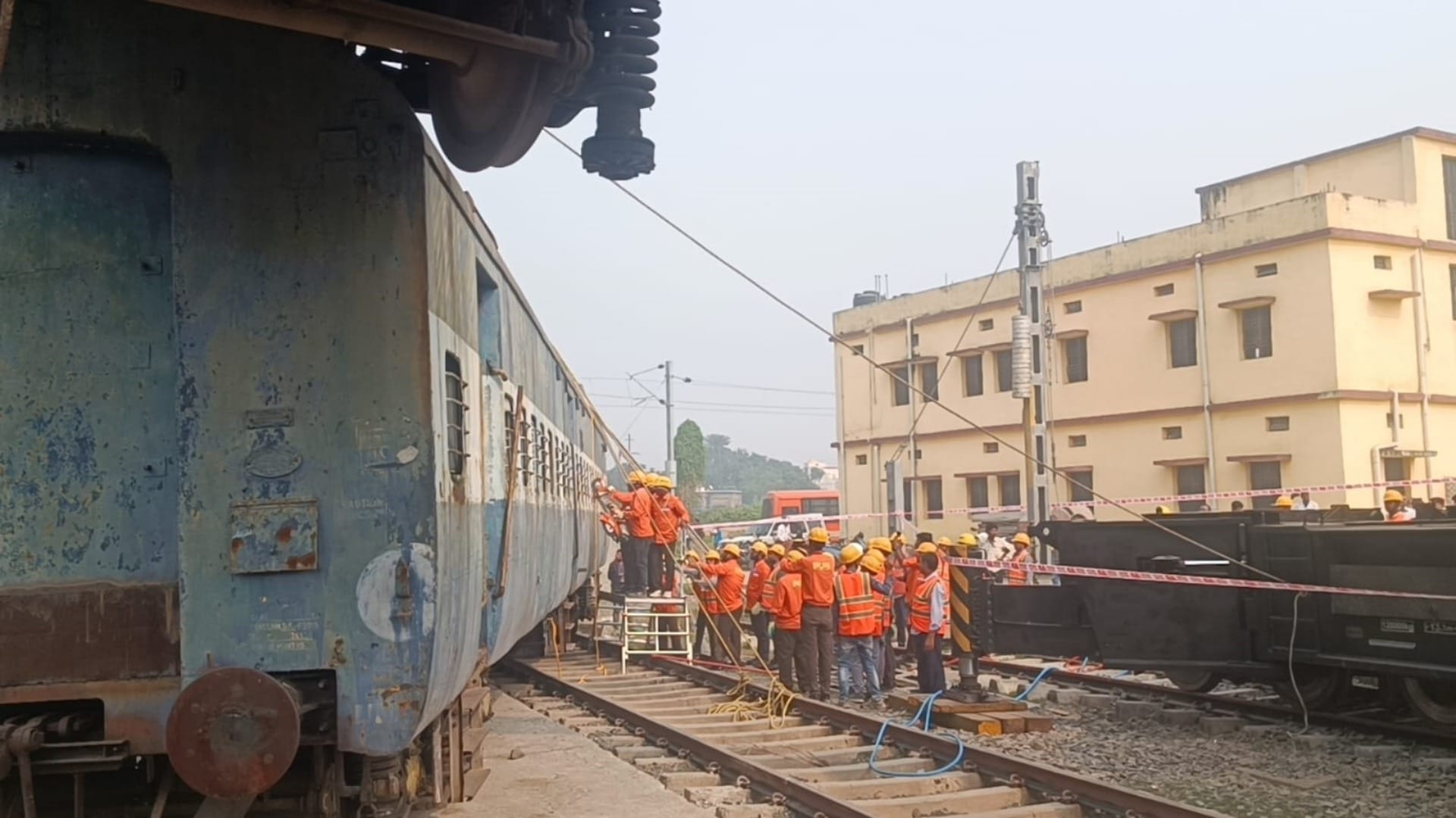 Munger Train Derail: Mock drill train accident, another coach climbed over another coach, 40 people injured