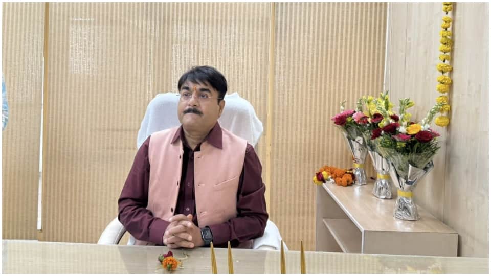 स्वास्थ्य राज्यमंत्री नरेंद्र शिवाजी पटेल।