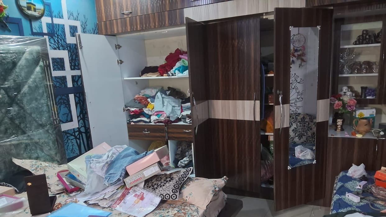 family gone to wedding in Narnaul, thieves ransacked house