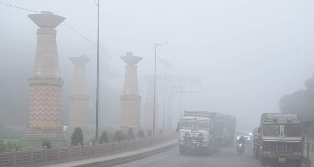 Kanpur Weather cold wave fog slows down movement visibility reduced to zero third coldest district in state