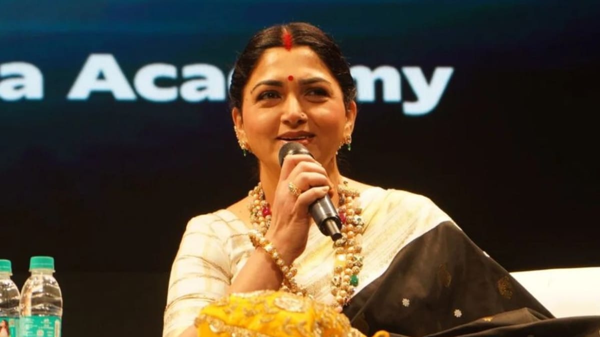 तमिलनाडु के मुख्यमंत्री विजय की मां पर टिप्पणी से विवाद, खुशबू सुंदर बोलीं- महिलाएं राजनीति का मोहरा नहीं