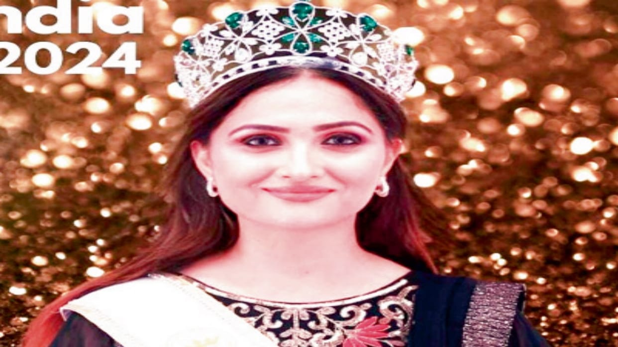 Lieutenant Commander Priya Kayth of Rohru was crowned Mrs India Legacy