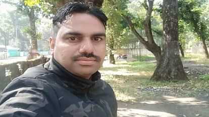 Police constable committed suicide by hanging himself from a tree outside his house in Gaurela Pendra Marwahi