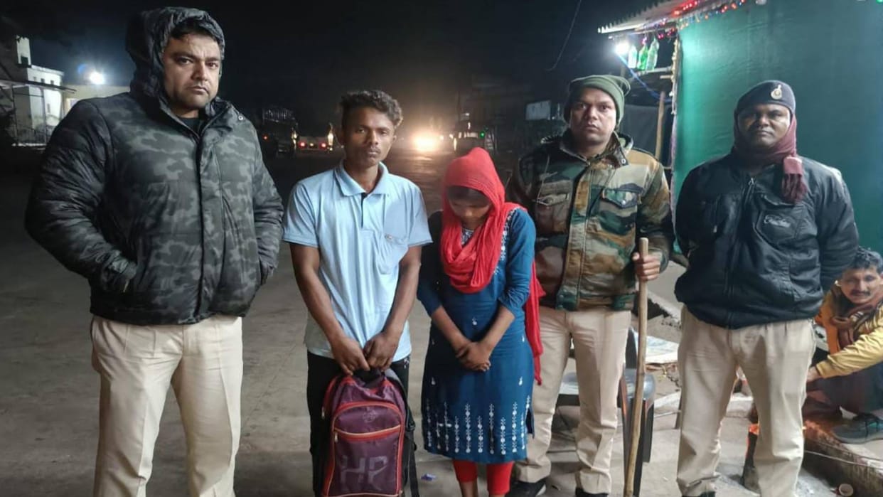 Umaria News Due to alertness of policemen posted at Dial 100 daughter reached her family