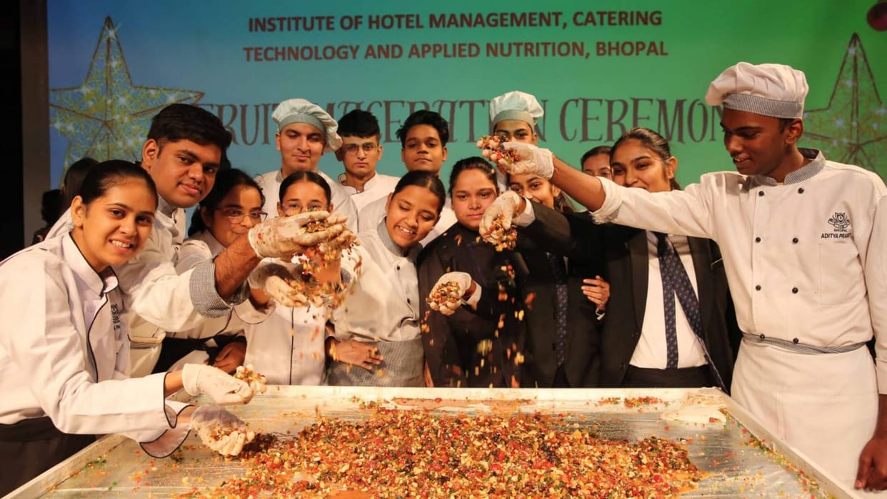 Bhopal News Preparations in full swing before Christmas IHM decorates Spice and Sweet Harmony
