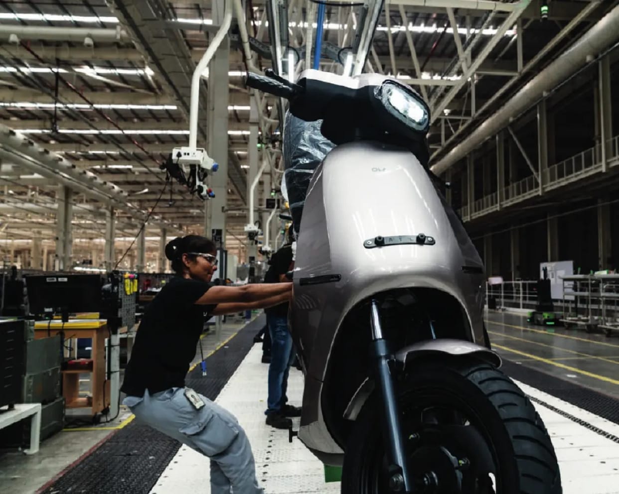 Electric Two-Wheeler Manufacturer Ola Electric to layoff 500 employees Claims Report