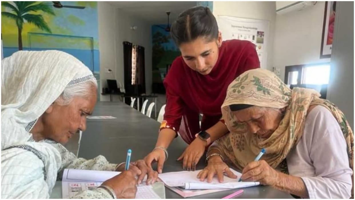 Pride Of India Rajwinder Kaur Founder Of Bebe Bapu School Educating Elders in Punjab Bhatinda