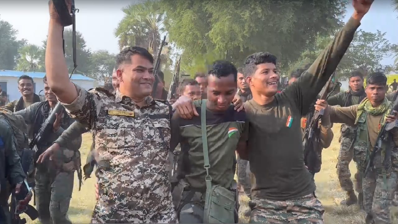 After Sukma encounter soldiers happily danced on folk songs with weapons
