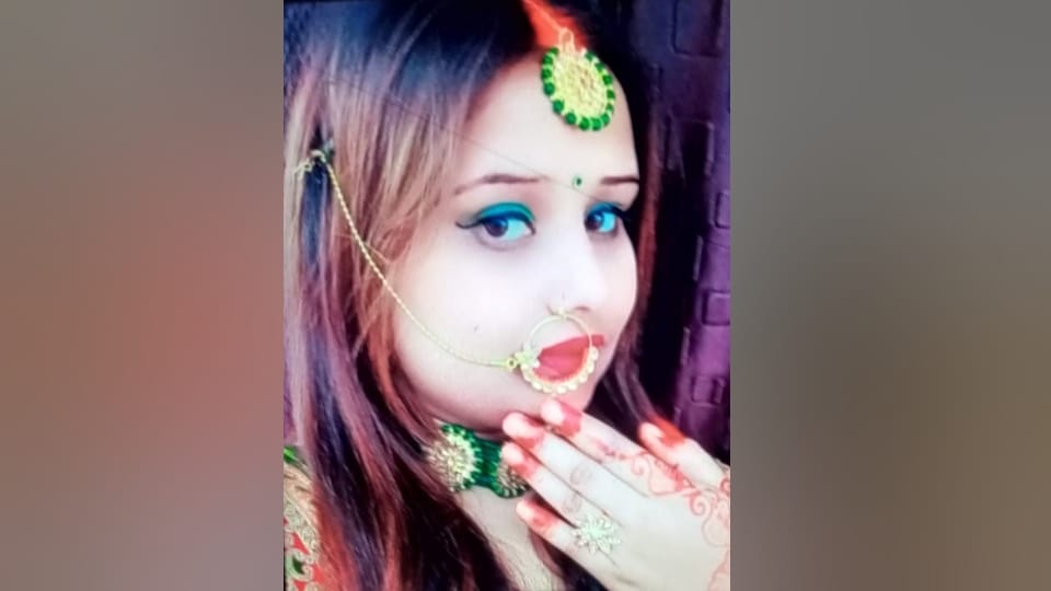 UP Bus Accident Parul husband had said that they will travel by car after two days but she did not agree
