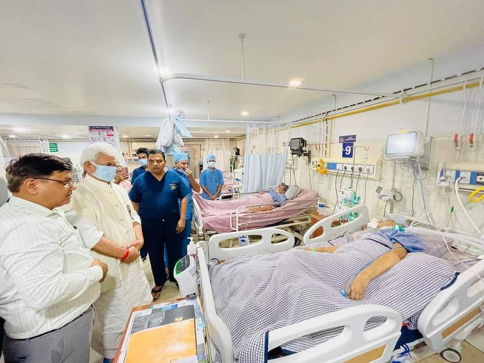 Jammu and Kashmir Deputy Governor Manoj Sinha visited hospital to know condition of BJP leader Shyam Dada