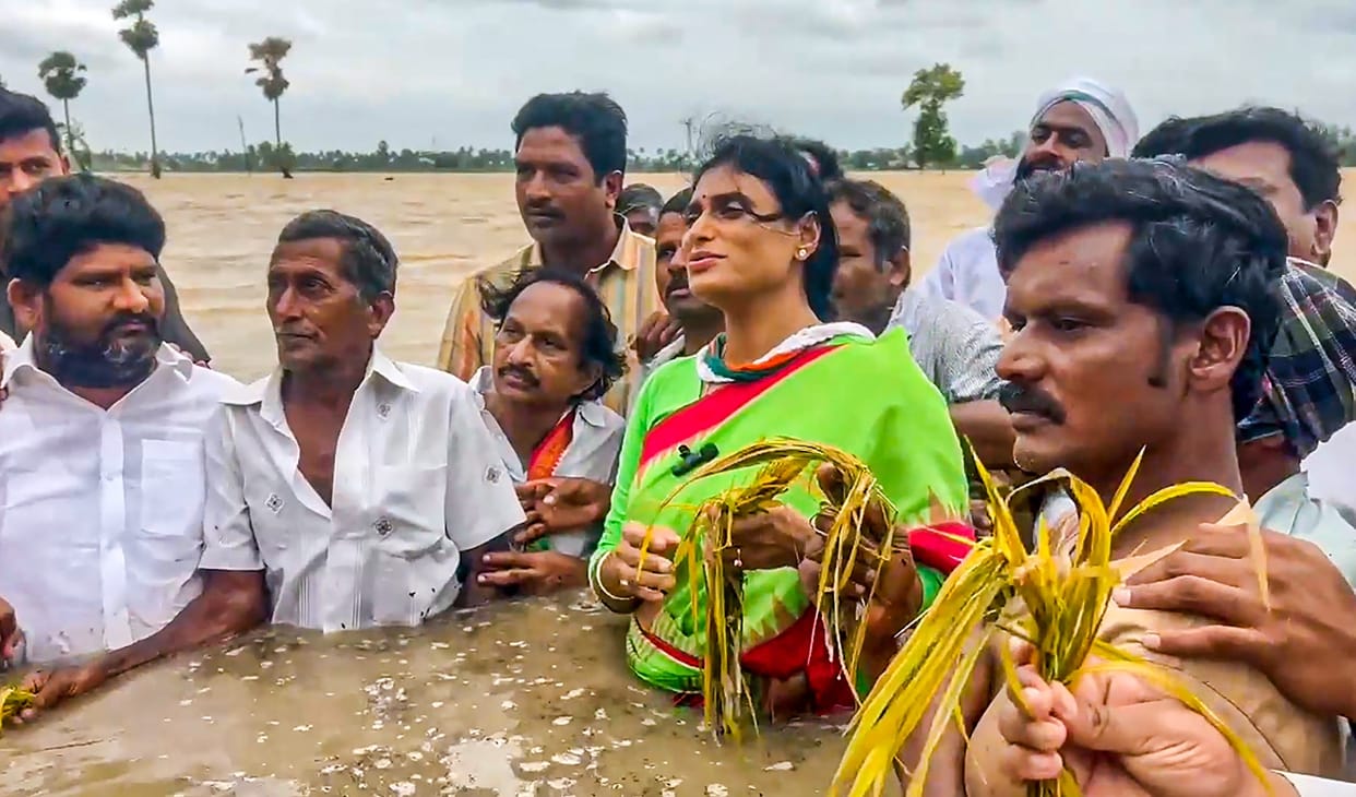 YS Sharmila made serious allegations against former Jagan Mohan Reddy of taking bribe from Adani Know updates