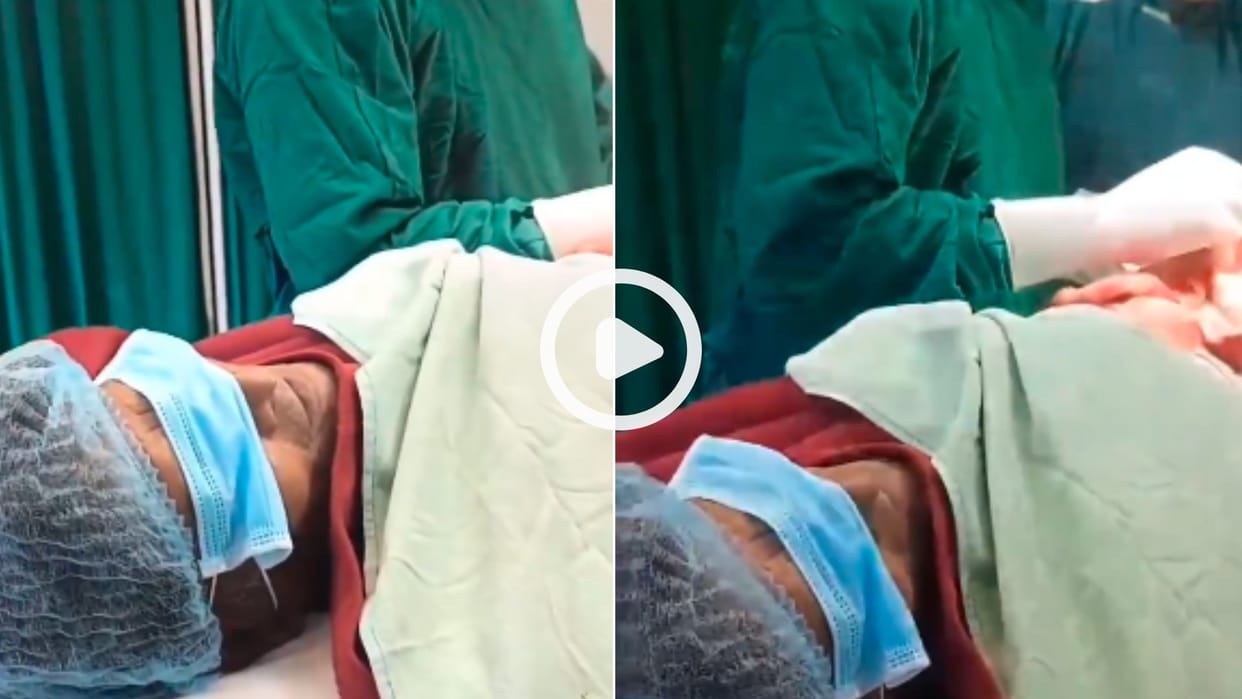 75 year old man sang a song during surgery doctors also reacted viral video of chhattisgarh