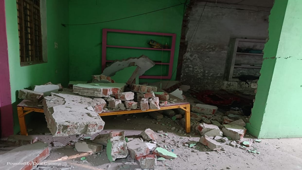 Students forgot to turn off the lpg cylinder at night explosion in the morning