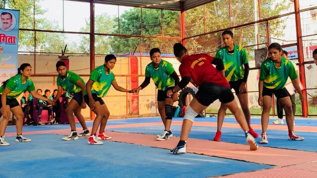 Sports Sonali played four nationals Kabaddi Varanasi champion scoring 18 points Read other news