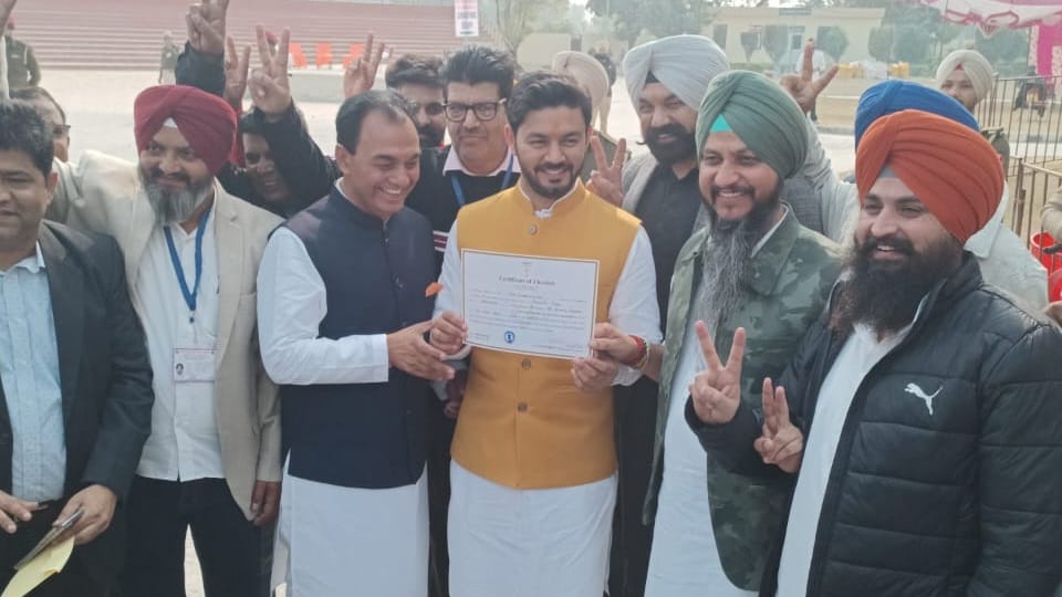 By Election AAP won three seats congress won Barnala seat two congress MP wives and Manpreet badal  defeat